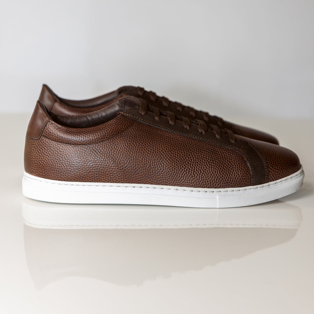 Baskets en cuir suédé marron